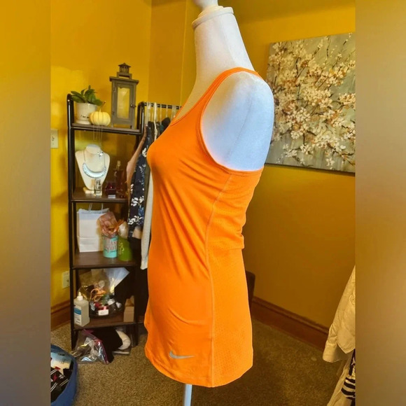 Nike Running Tank - Picture 2 of 5